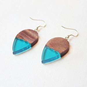 MN EXPORTS Pendientes de Gota de Agua de Resina y Madera Hechos a Mano para Mujer, Joyería Ligera y Moderna, Diseño Personalizado, Hecho en India - Product Image 6