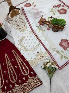 Costume vintage d'automne en soie GMY pure tricotée, brodée et ornée de sequins, coupe ajustée, taille naturelle, pour fête Diwali - Product Image 5