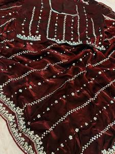 Sari en soie bordeaux élégant avec bordure brodée de perles et chemisier assorti pour les occasions de mariage, sari long pour femmes - Product Image 3