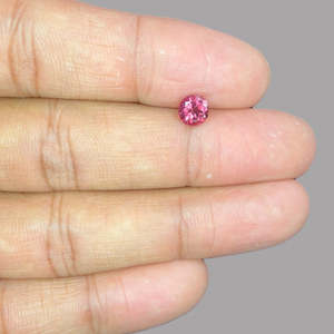 ทัวร์มาลีนรูเบลไลต์ธรรมชาติ 0.84 กะรัต พลอยเม็ดเดี่ยว - Product Image 2