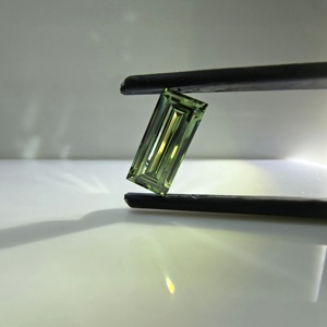 Diamant de laboratoire vert vif fantaisie taille baguette 1 carat certifié IGI, pureté VS2, diamants non montés pour la création de bijoux - Product Image 1