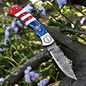 Couteau pliant personnalisé à verrouillage arrière en acier Damas - Fabricant en gros de couteaux de chasse EDC de poche, fournitures UA en vrac sous marque privée - Product Image 2