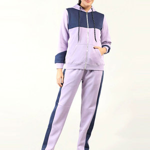 Survêtements pour femmes de haute qualité, marque privée, personnalisables avec votre propre design, avec capuche - Product Image 1