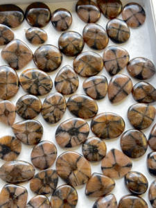 100% cabujón de cuarzo de Chiastolita Natural, piedras preciosas sueltas de alta calidad, Parte posterior plana, tamaño de mezcla de forma para joyería - Product Image 4