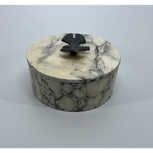 Cuenco redondo de chocolate con diseño de patrón de mármol y perilla de mariposa, contenedor decorativo hecho a mano para regalo, diseño moderno. - Product Image 6