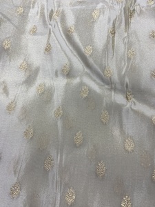 Tissu en viscose Butti de qualité supérieure |   Tissu Jacquard Butti 100% Viscose Pure |   Largeur de 44 pouces |   Tissu pour vêtements ethniques - Product Image 4