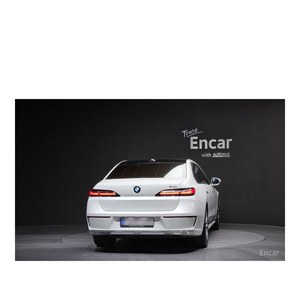 BMW Série 7 740i SDrive Design Juin 2023 Pure Excellence avec 17 631 km Volant à Gauche et Boîte Automatique - Product Image 4