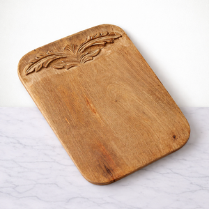เขียงไม้สักแกะสลักลายใบไม้ งานฝีมือ รูปทรงใบไม้ ผิวเรียบ ทนทาน ปลอดภัยสำหรับอาหาร ใช้เสิร์ฟในครัว - Product Image 1