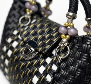 Handmade Woven Plastic Tote Bag Fashion Vintage Pearl Beaded Handle Summer Beach Shopping <b>Handbag</b> Custom Eco Friendly Tote Bag - Product Image 5