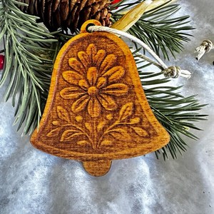 Adornos Navideños de Madera Hechos a Mano, Decoraciones Rústicas para Árbol de Navidad, Colgantes Navideños para el Hogar, Fiestas y Celebraciones - Product Image 2
