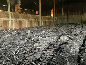 Briquettes de charbon de bois en sciure de bois en forme de barbecue, en gros, avec un taux d'ash de jusqu'à 6 % et un rendement calorifique inférieur à 7500 Kcal/kg, pour la cuisson en restaurant et les barbecues - Product Image 6