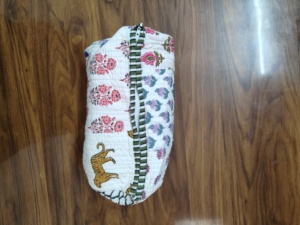 Colorful Corn Husk Clutch Pouch Durable Cover Closure Soft Portable Wholesale Make up Pouch With Handle Lightweight Puffer - Product Image 1