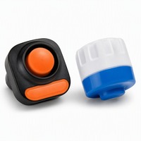 Service de moulage par injection à deux composants sur mesure, échantillons de surmoulage multicolores (noir, orange, blanc, bleu), pièces en plastique de haute précision