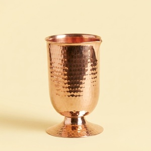 Verre à eau artisanal en cuivre pur style Mughlai, finition martelée, pour bienfaits ayurvédiques et restaurants de luxe - Product Image 2