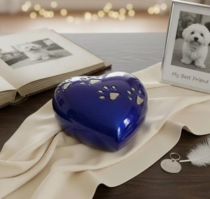 Urne funéraire en forme de cœur bleu avec motif de patte pour cendres de chien, souvenir commémoratif, urne pour cendres d'animaux de compagnie - Product Image 1