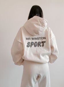 เสื้อฮู้ดดี้ทรงโอเวอร์ไซส์ MR WINSTON SPORT ลายพิมพ์นูน สไตล์วินเทจ หนานุ่ม ใส่ได้ทั้งผู้ชายและผู้หญิง สำหรับสตรีทแวร์ - Product Image 4