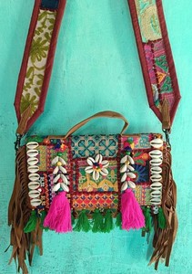 Beaded Flower Patchwork Handbag Bohemian Embroidered Tassel Shoulder Bag <b>Small</b> Capacity Zipper Closure Fashion <b>Purse</b> - Product Image 2