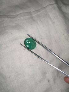 Émeraude naturelle zambienne de 3,79 carats, forme ovale, pierre précieuse vert foncé facettée, pierre précieuse pour la fabrication de bijoux fins, vente en gros - Product Image 2