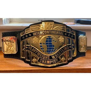 Ceinture de victoire sportive personnalisée avec un design d'aigle rouge et des plaques dorées décoratives pour les champions, les équipes et les collectionneurs - Product Image 1