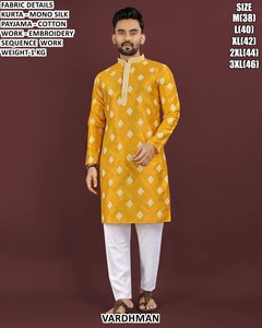 Kurta en soie verte pour homme VARDHMAN avec pyjama en coton brodé, tenue traditionnelle indienne, coupe classique - Product Image 3