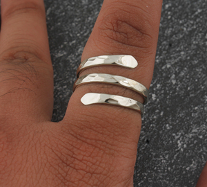 Anillo de banda geométrico clásico de plata de ley 925, liso, simple, de alto brillo, unisex, para bodas y fiestas, venta al por mayor - Product Image 2