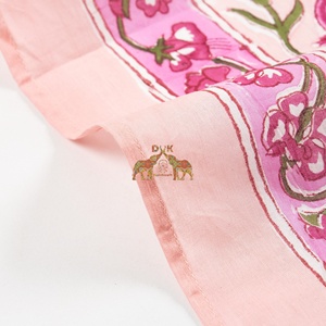 Bufanda de Algodón Estampada con Granadas Rosas, Teñida con Tintes Vegetales Naturales, Tela Ligera y Transparente - Product Image 2