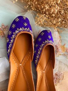 Pakistani Women Khussa Traditional Embroidered Pumps Soft Comfortable Ladies Flats Fashion Ethnic Footwear Wholesale - Product Image 6