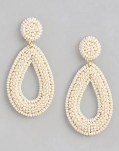 Boucles d'oreilles clous légères en perles de rocaille de qualité supérieure pour l'été, la plage, les festivals et les tenues décontractées – Disponibles à la vente - Product Image 1