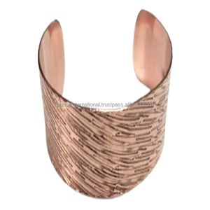 Hermosa pulsera de cobre puro con acabado pulido para mujeres, pulsera de metal de moda, joyería y artículo de regalo. - Product Image 5