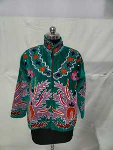 Blouson court vintage ethnique pour femme en velours brodé tissé à la main, motif floral, vêtements d'extérieur automne-hiver, Rajasthan - Product Image 5
