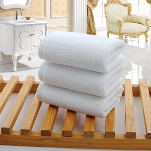 Toalla de Baño Blanca de Lujo 100% Algodón, 550 GSM, Premium, Gruesa, Suave y Afelpada, para Hotel, Spa, Resort y Uso Doméstico, en Oferta - Product Image 1