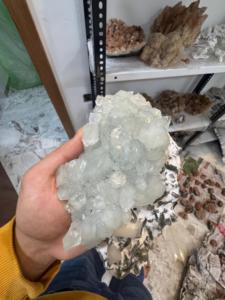 Calcedonia Blanca de Grado Coleccionista con Heulandita Verde y Apofilita Verde |   Espécimen de Cristal Natural - Product Image 1