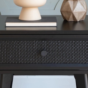 Mesita de noche de madera maciza de mango con cajón y estante abierto, mesita de noche de ratán negro para decoración de dormitorio bohemio moderno - Product Image 3