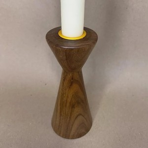 Portavelas de madera de nogal Aqdus Saleem, diseño abstracto hecho a mano, forma cuadrada, venta al por mayor - Product Image 2