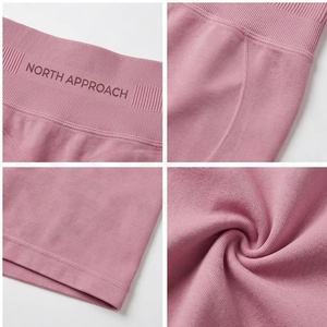 Conjunto de Yoga de 2 Piezas North Approach, Cierre Frontal Completo, Color Negro Sólido, Absorbe el Sudor, Ropa Deportiva para Mujer - Product Image 4