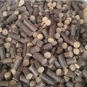 Briquettes de bois de qualité supérieure conçues pour une combustion propre, une forte puissance calorifique et des performances constantes dans les poêles et les cheminées - Product Image 1