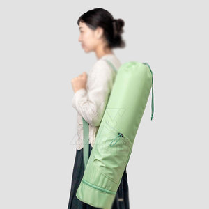 Bolsa de yoga para un estilo de vida activo con amplio espacio de almacenamiento y opciones de transporte convenientes para el entrenamiento - Product Image 5