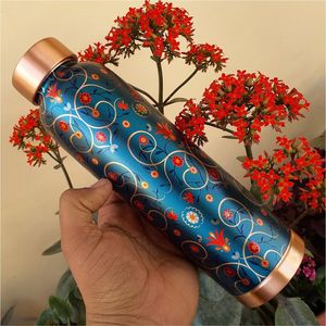 Juego de Botellas de Agua de Cobre Puro 100% Premium, Martilladas y con Impresión, Beneficios Ayurvédicos para la Salud, Recipiente de Cobre a Prueba de Fugas, Botella para Yoga y Gimnasio - Product Image 6