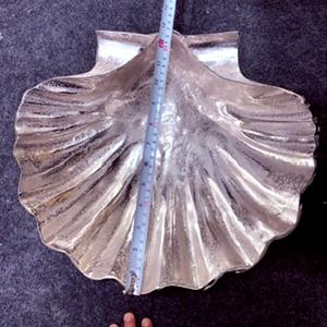 Bandeja Decorativa de Metal con Forma de Concha, Hecha a Mano, de Aluminio Fundido, Plato para Servir, Decoración para el Hogar, Bodas, Estilo Costero, WB Inc - Product Image 4