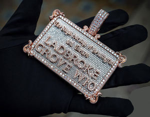 Colgante de Plata de Ley 925 Bañado en Oro con Diamantes de Moissanita Personalizados Estilo Rapper Hip Hop, Diseño Tarjeta de Crédito Iced Out - Product Image 5