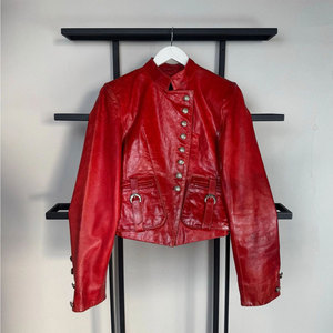 Chaqueta de moto corta de cuero rojo vintage, estilo motero, entallada, estilo streetwear, con botones, venta al por mayor de fábrica - Product Image 1