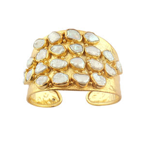 Brazalete ancho de perlas naturales de agua dulce, latón macizo chapado en oro de 18k, joyería de moda, banda texturizada, brazalete hecho a mano para mujer - Product Image 5