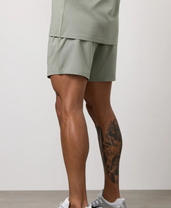 Ensemble T-shirt et short pour homme vert olive, logo OEM personnalisé, 2 pièces, respirant, séchage rapide, coupe ajustée, vêtements de sport pour la salle de sport, tenue d'été - Product Image 5