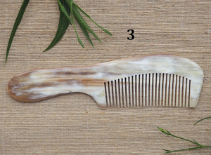 Peigne à cheveux en corne de buffle et de vache, artisanal et durable, idéal pour un démêlage sans nœuds - Product Image 3