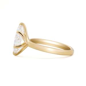Anillo de Compromiso con Diamante Cultivado en Laboratorio de 1.5CT, Corte Marquesa, Oro Amarillo de 14K, Seis Puntas, Estilo Art Nouveau, Inspirado en la Naturaleza - Product Image 2