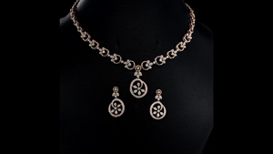 Conjunto de Collar y Aretes de Plata de Ley 925 con Diamantes Cultivados en Laboratorio |   Joyería de Diamantes para Novia con Diseño de Gotas Florales - Product Image 3