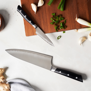 Couteaux de cuisine Santoku à lame argentée avec manche riveté noir et rainures ovales sur la lame pour hacher les légumes, trancher et préparer les aliments - Product Image 6