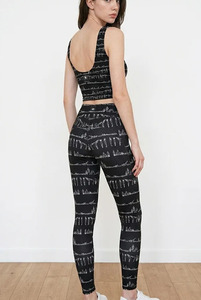 Leggings de Yoga de Cintura Alta y Largo Completo con Estampado Egipcio Digital, Spandex y Nylon, Elásticos en Cuatro Direcciones, Ecológicos y de Secado Rápido - Product Image 3