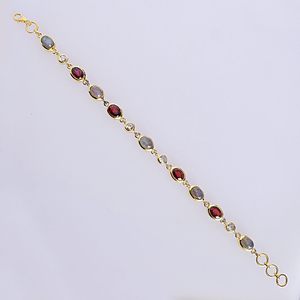 Pulsera de Labradorita, Granate y Cuarzo Cristal en Plata de Ley 925 Chapada en Oro, Joyería Hecha a Mano, Regalo para Ella - Product Image 1
