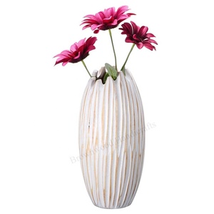 Vase décoratif d'art moderne de qualité supérieure en bois massif sculpté à la main Vase décoratif en bois de manguier sculpté pour acheteurs en gros - Product Image 2